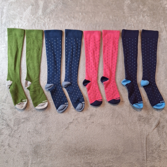 Wellow Compression Socks Size Large Blue Pink Green Polka Dot 4 Pairs - Picture 1 of 10